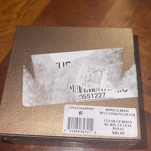 New in box GIANI BERNINI Cubic Zirconia Leaf Bypass Ring in Sterling Silver - Picture 5 of 5